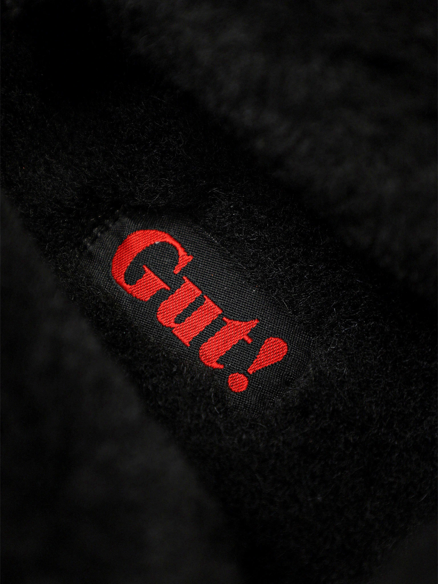 Ботинки черного цвета с двумя боковыми молниями на рельефной подошве